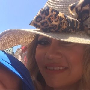 Meet your Posher, Claudia